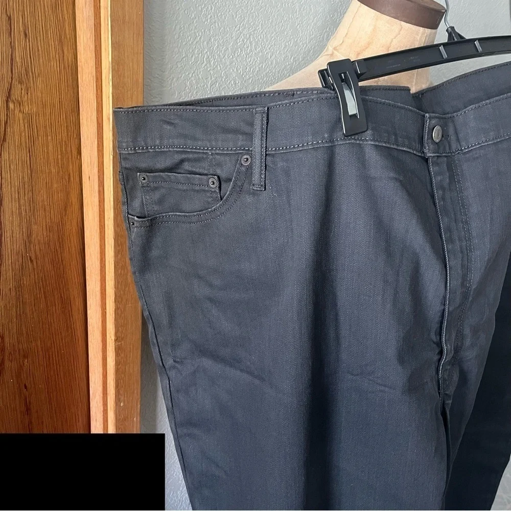 LEVIS Men's sz 60 x 32 541 Dark Gray Zipper Fly Jeans Denim